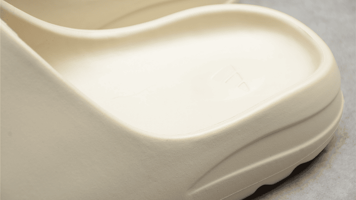 Yeezy Slide bone 4