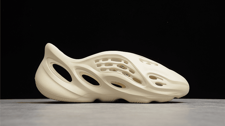 Yeezy Foam runner sand 2