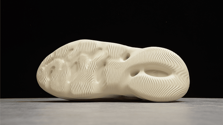 Yeezy Foam runner sand 3