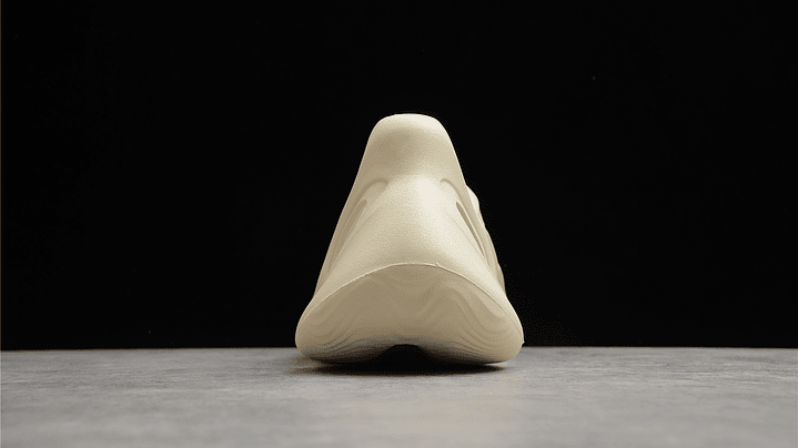 Yeezy Foam runner sand 4