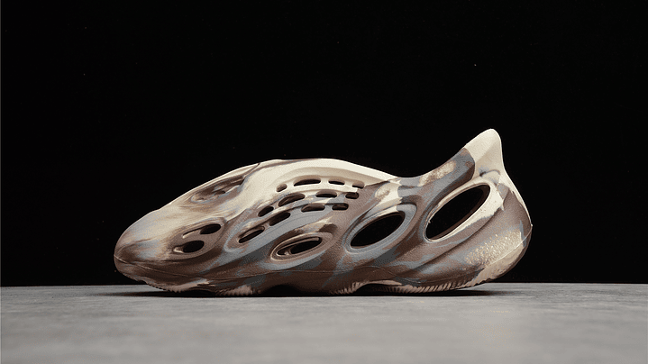Yeezy Foam runner cream clay 1