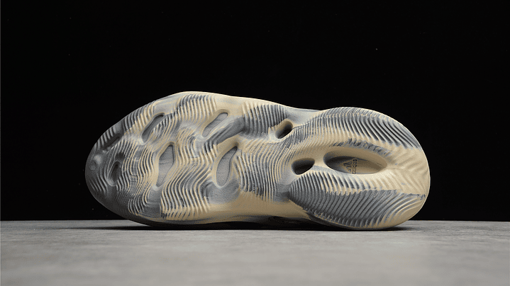 Yeezy Foam runner coconut 4