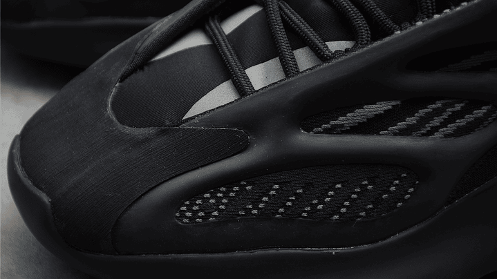 Yeezy 700 v3 alvah 3