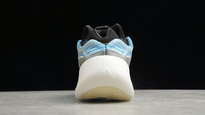 Yeezy 700 v3 arzareth 4