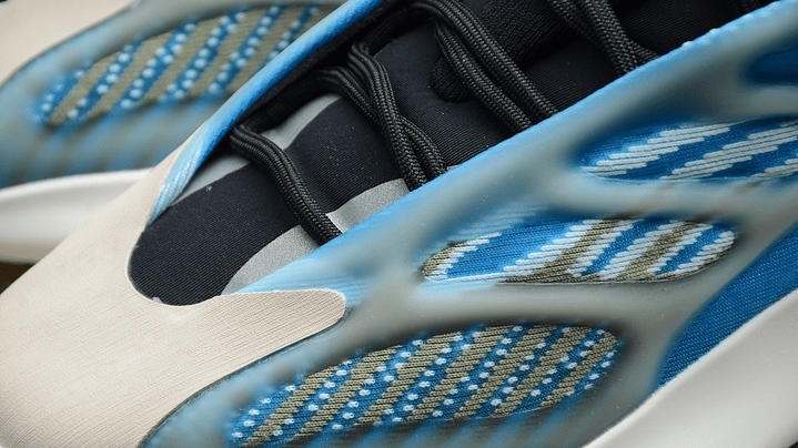 Yeezy 700 v3 arzareth 6