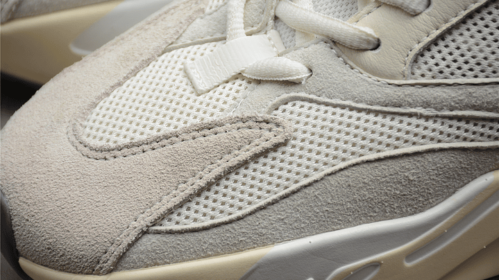 Yeezy 700 v1 analog 3
