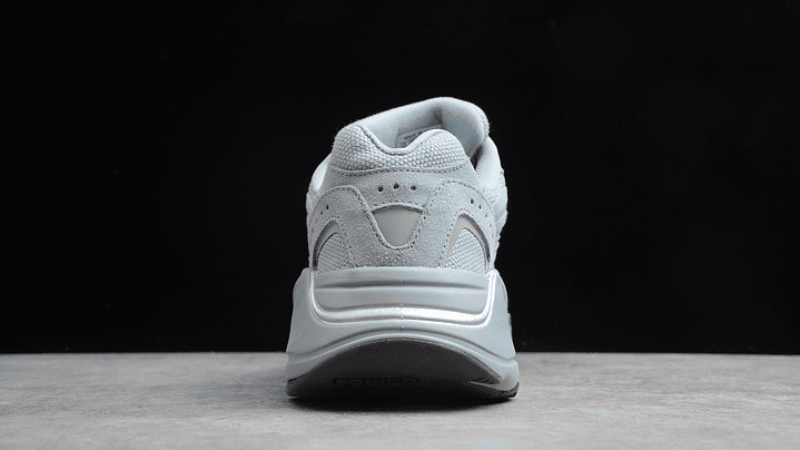 Yeezy 700 v2 hospital blue 4