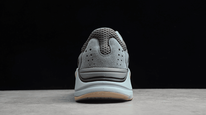 Yeezy 700 v1 carbon blue 4