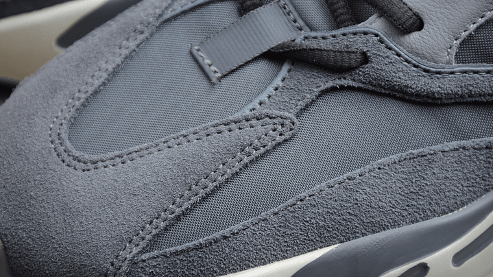 Yeezy 700 v1 magnet 6