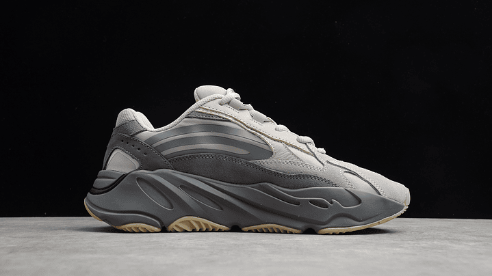 Yeezy 700 v2 tephra 2