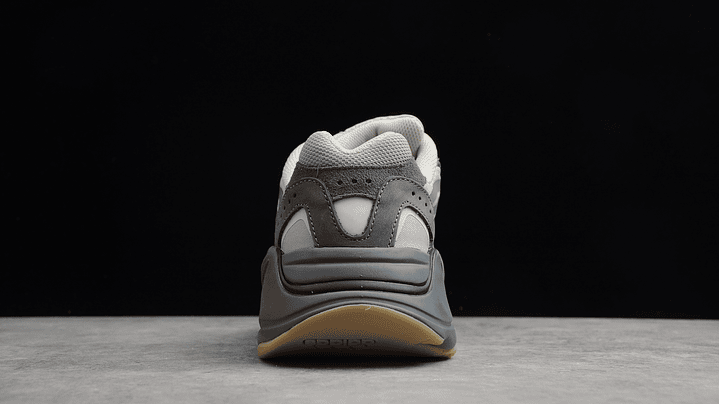 Yeezy 700 v2 tephra 4