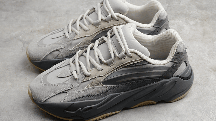 Yeezy 700 v2 tephra 5