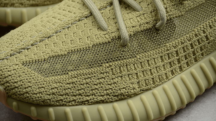 Yeezy boost 350 v2 sulfur 6