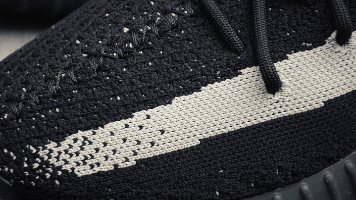 Yeezy boost 350 v2  oreo 6