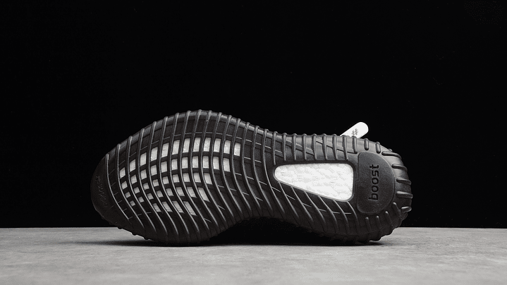 Yeezy boost 350 v2  red stripe 3