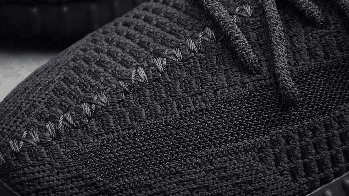 Yeezy boost 350 v2  static black 6