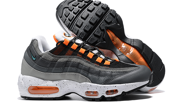 Air max 95 black speckled 3