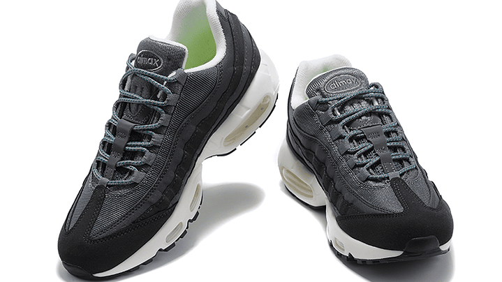 Air max 95 midnight navy yellow swoosh 2