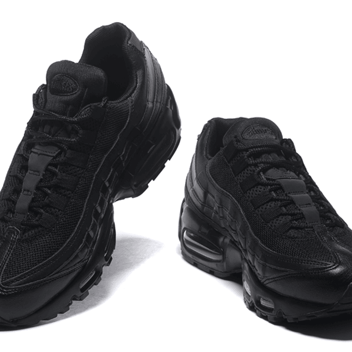 Air max 95 triple black 4