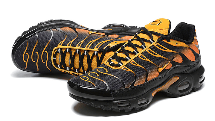 Air max plus TN black team orange 4