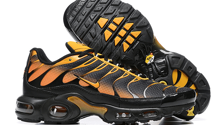 Air max plus TN black team orange 5