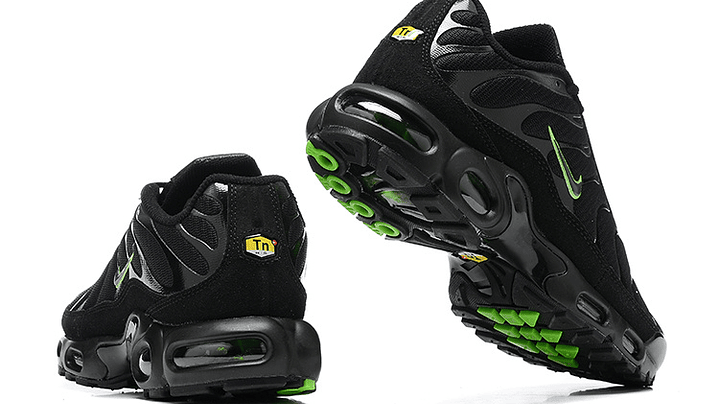 Air max plus TN black volt 6