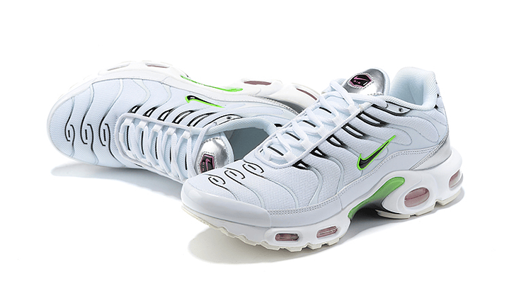Air max plus TN white green strike 3