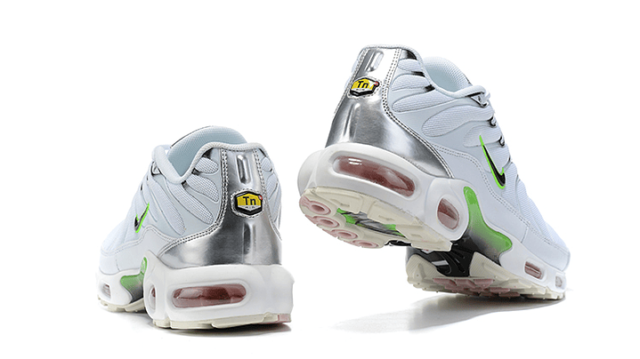 Air max plus TN white green strike 4