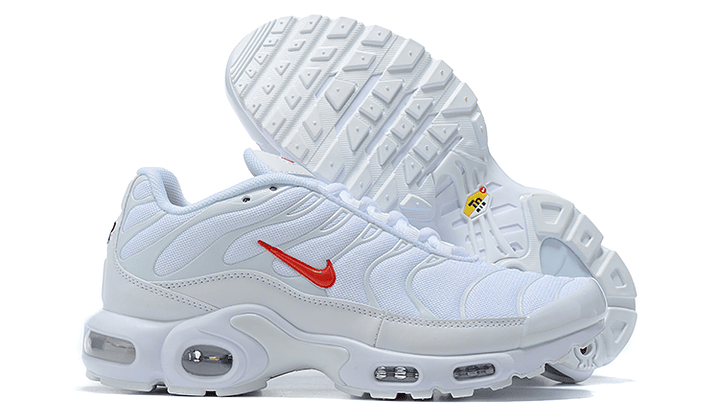 Air max plus TN x supreme white & red 5