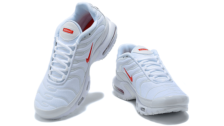 Air max plus TN x supreme white & red 6