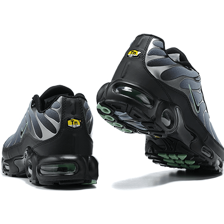 Air max plus TN black particicle green 2