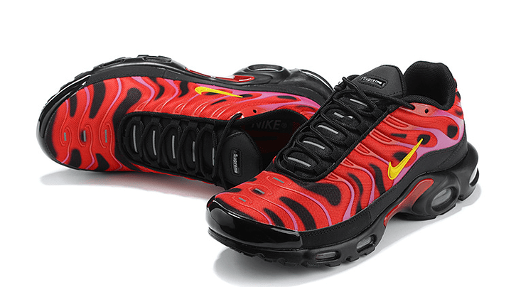 Air max plus TN x Supreme red 6