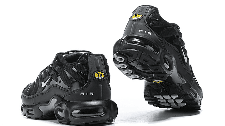Air max plus TN black swoosh silver 2