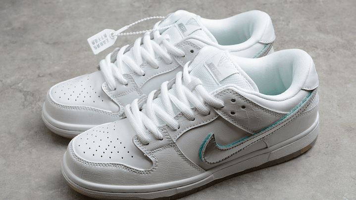 Dunk low diamond supply white 5