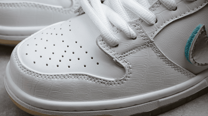 Dunk low diamond supply white 6