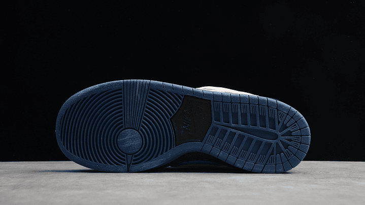 Dunk low light cream thunderstorm 3