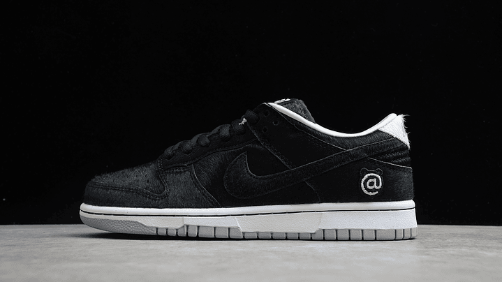 Dunk low medicom toy 1