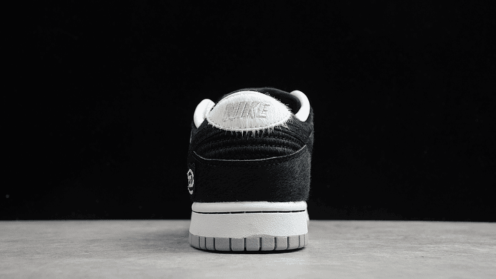 Dunk low medicom toy 4