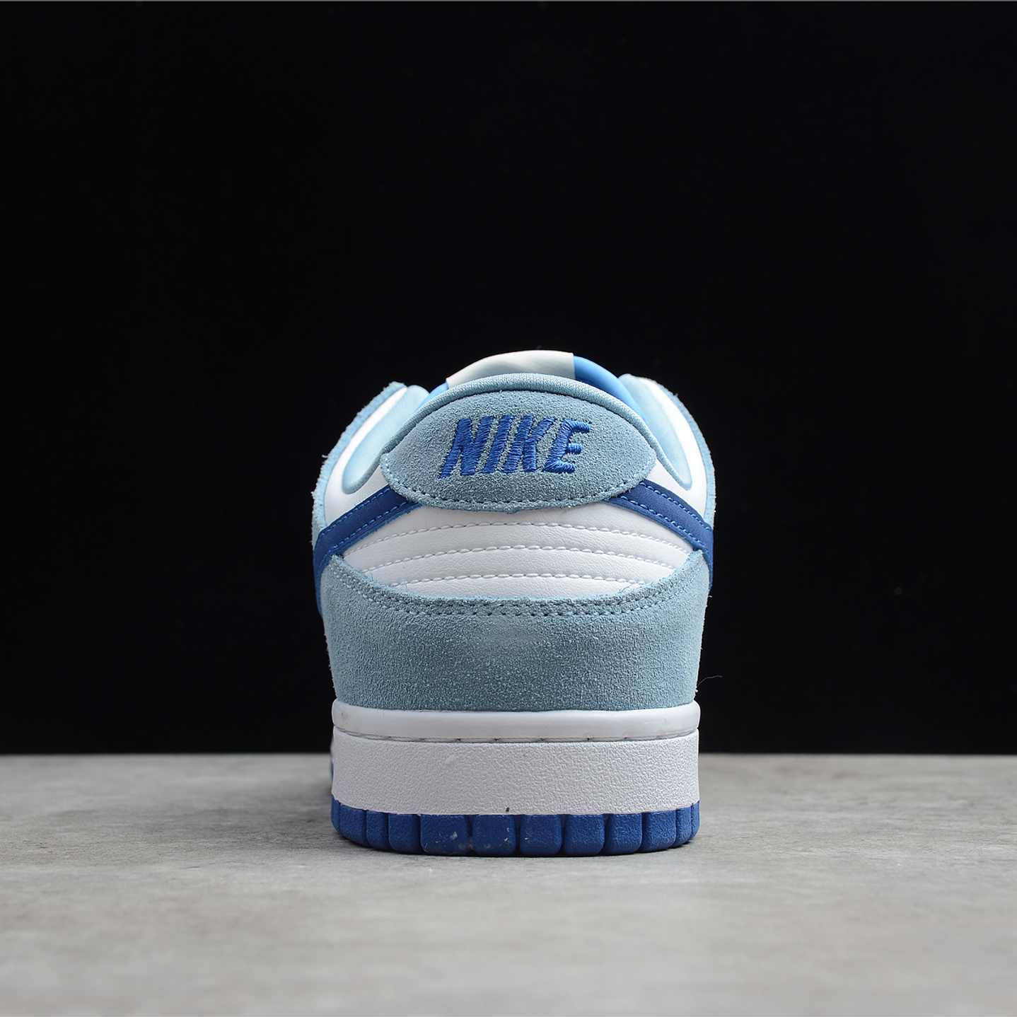 Dunk low SB ligiht blue dark blue 4