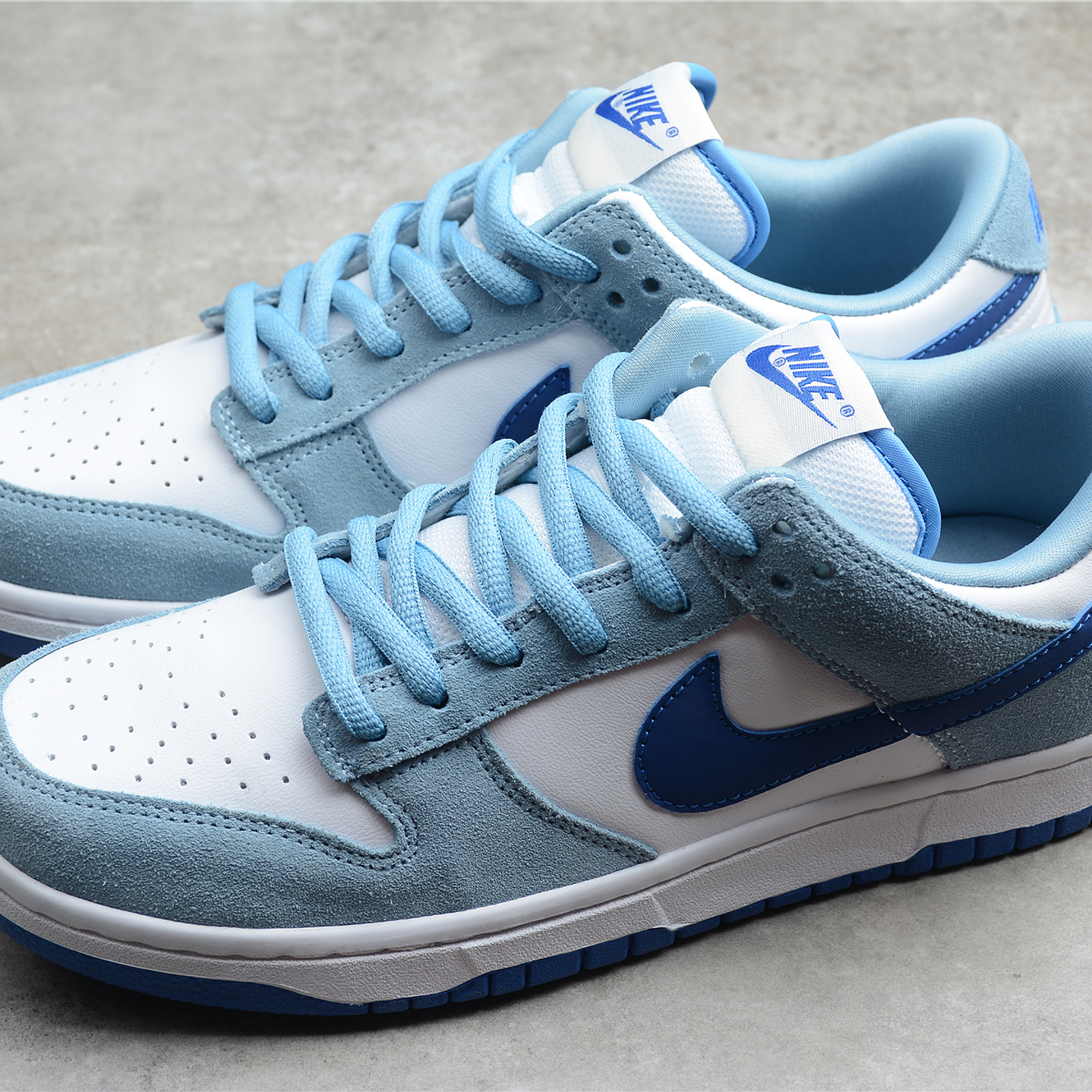 Dunk low SB ligiht blue dark blue 5