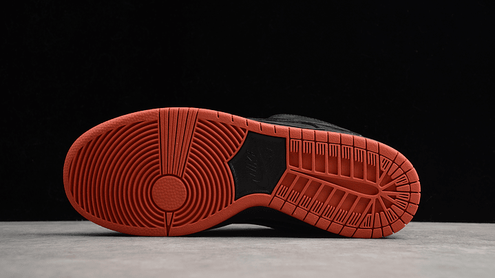 Dunk low SB trd qs black pigeon 3