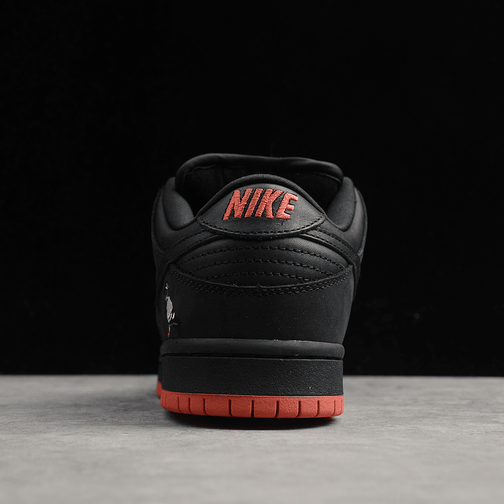 Dunk low SB trd qs black pigeon 4