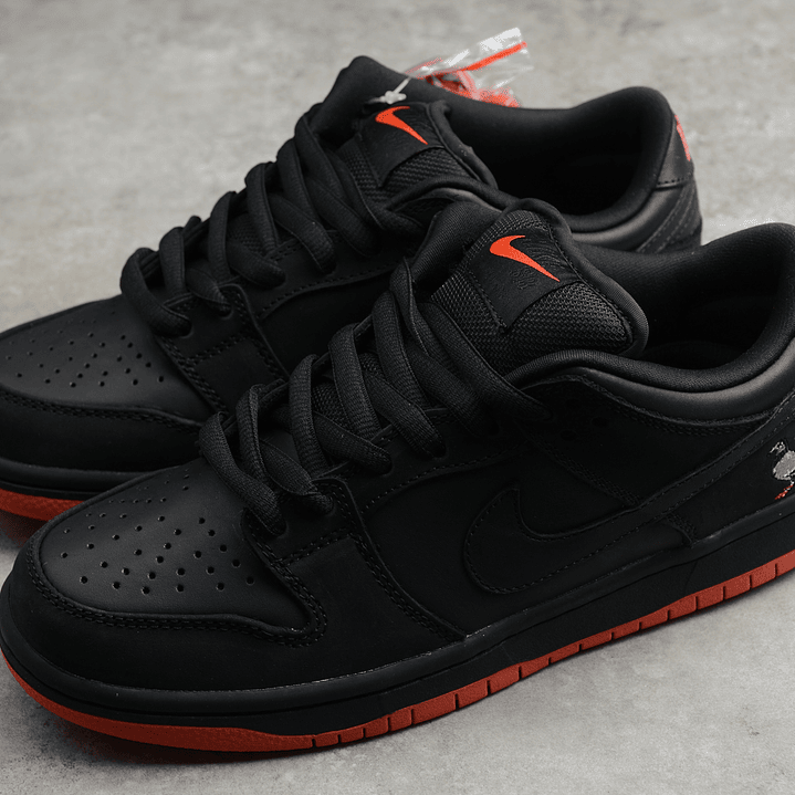 Dunk low SB trd qs black pigeon 5