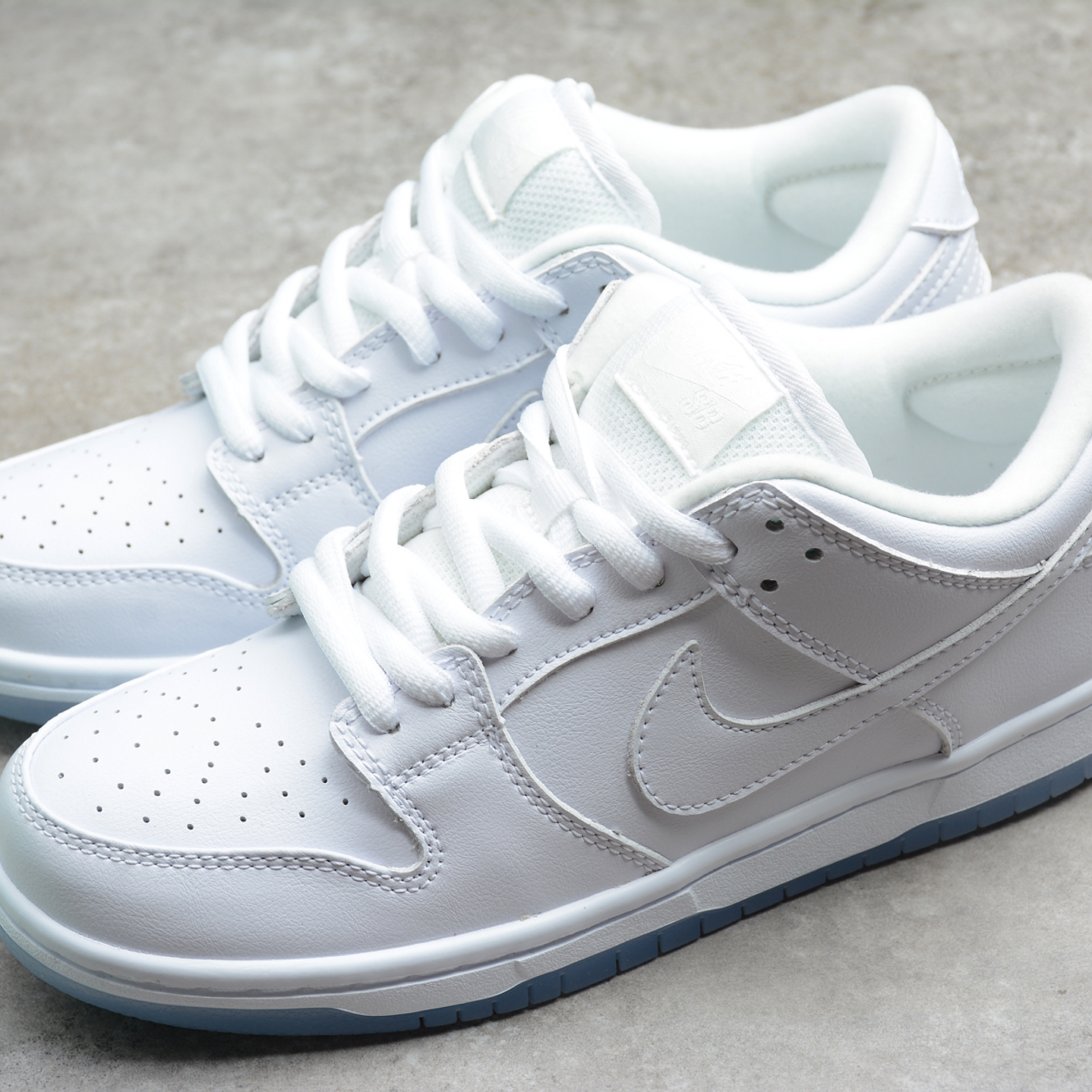 Dunk low SB white ice 5