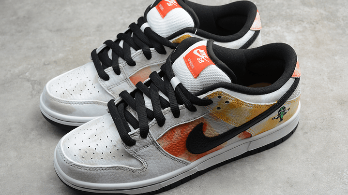 Dunk low SB raygun white Tie-Dye 5