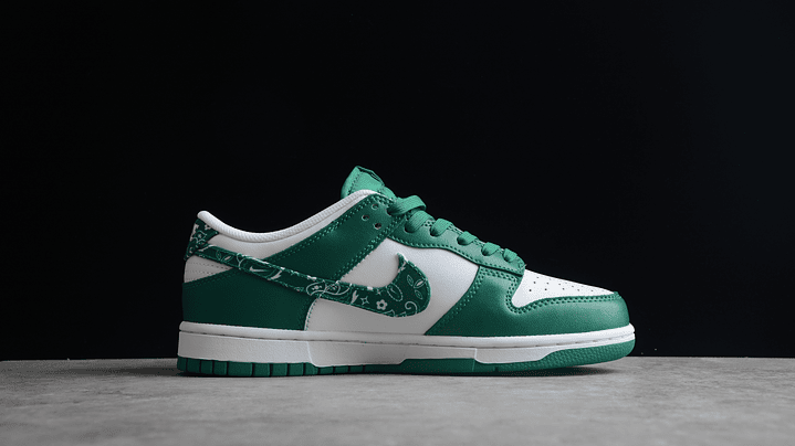 Dunk low paisley green 2