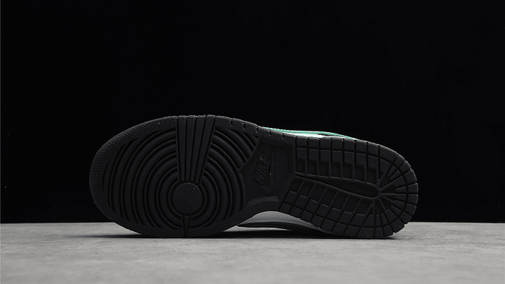 Dunk low light bone tropical twist 3