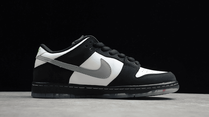 Dunk low sb panda pigeon 2