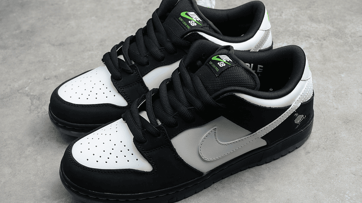 Dunk low sb panda pigeon 5