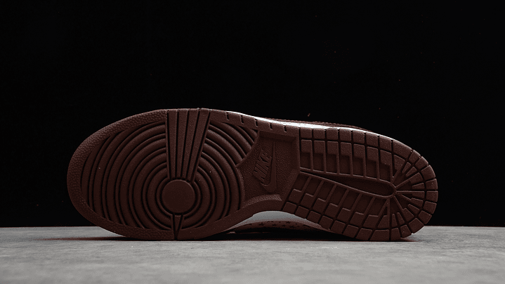 Dunk low supreme stars barkroot brown 3